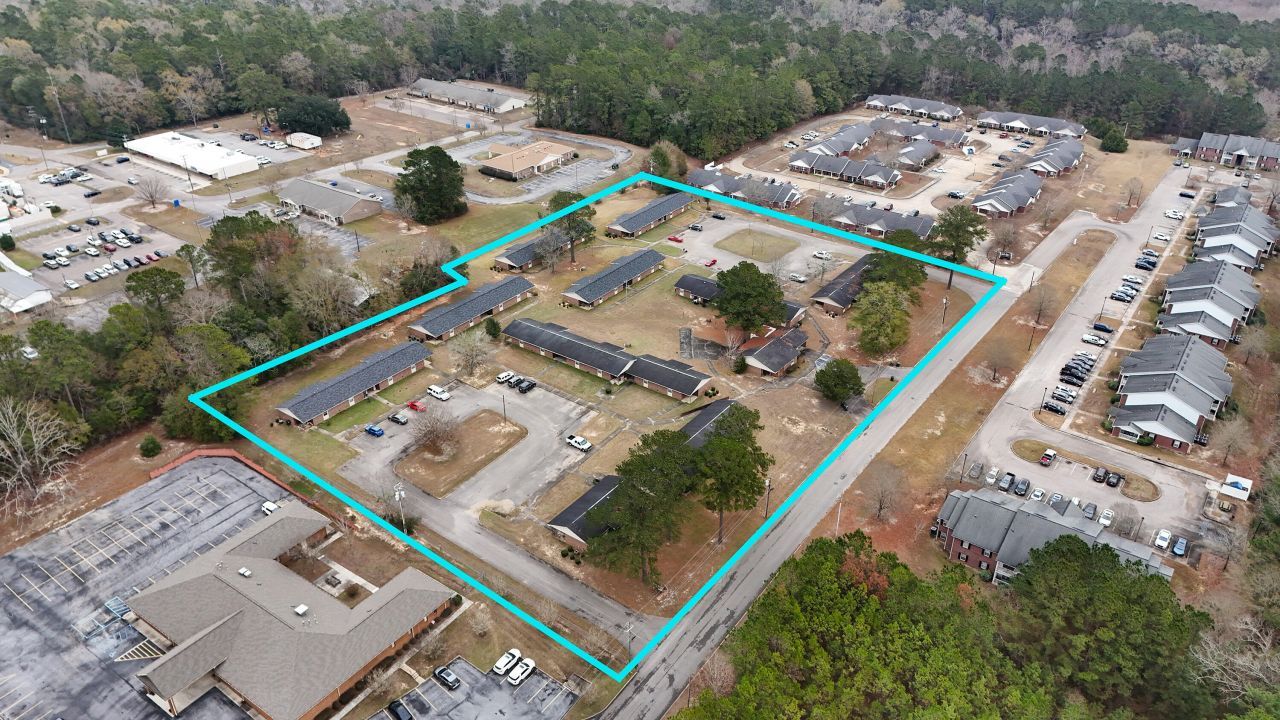 700 Village Square Drive, Andalusia, AL 36420 Main Photo