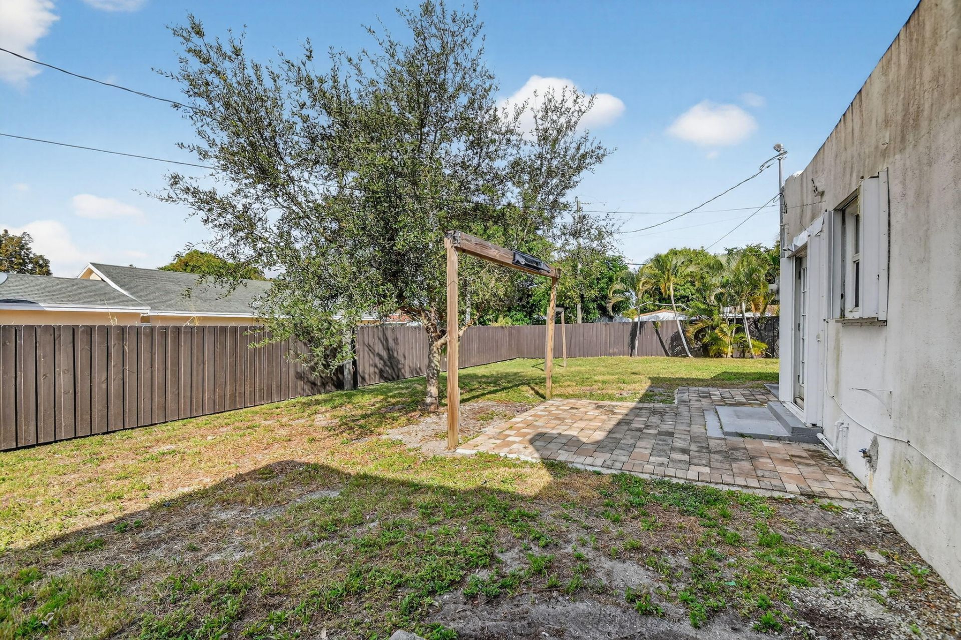 1011 W Lakewood Road, West Palm Beach, FL 33405 Photo