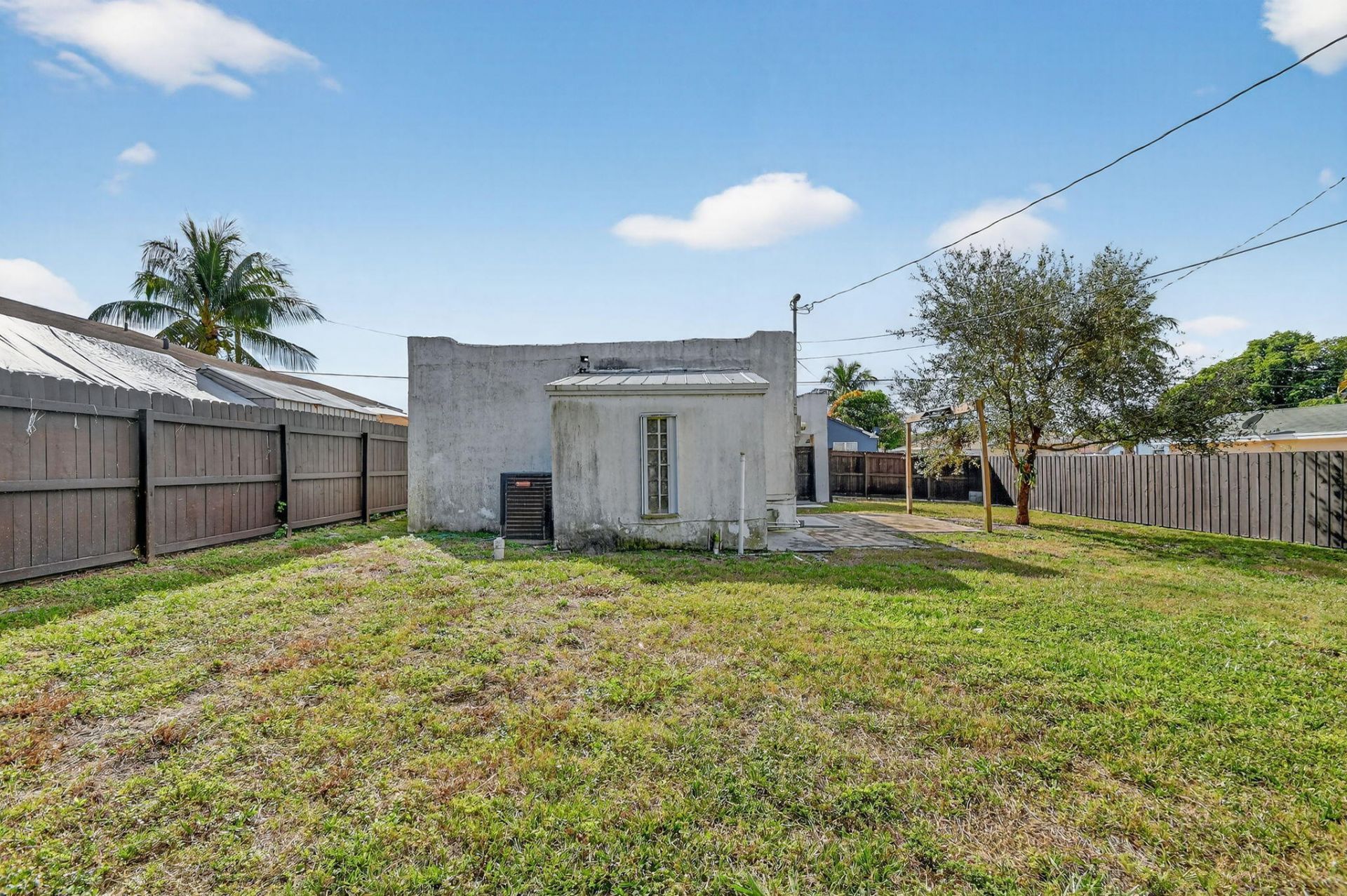 1011 W Lakewood Road, West Palm Beach, FL 33405 Photo