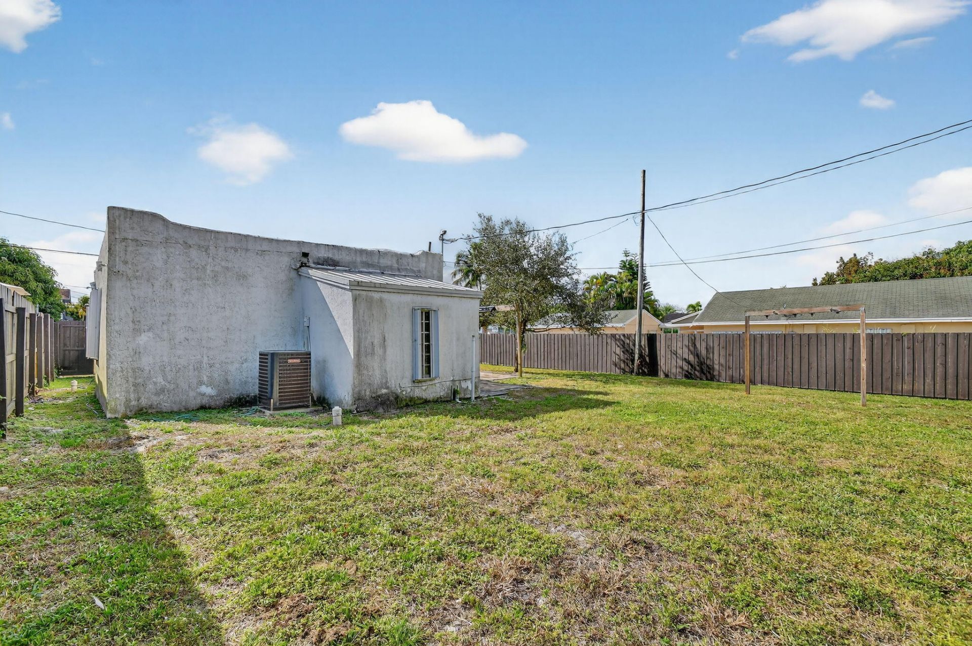 1011 W Lakewood Road, West Palm Beach, FL 33405 Photo