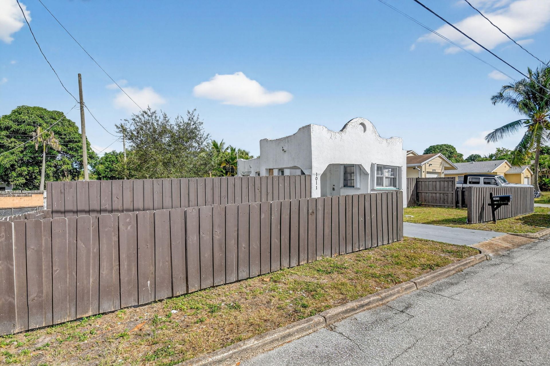 1011 W Lakewood Road, West Palm Beach, FL 33405 Photo