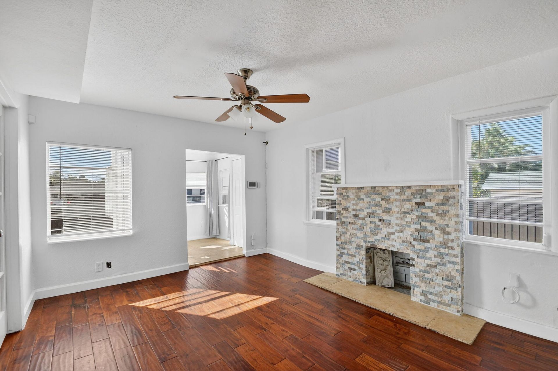 1011 W Lakewood Road, West Palm Beach, FL 33405 Photo