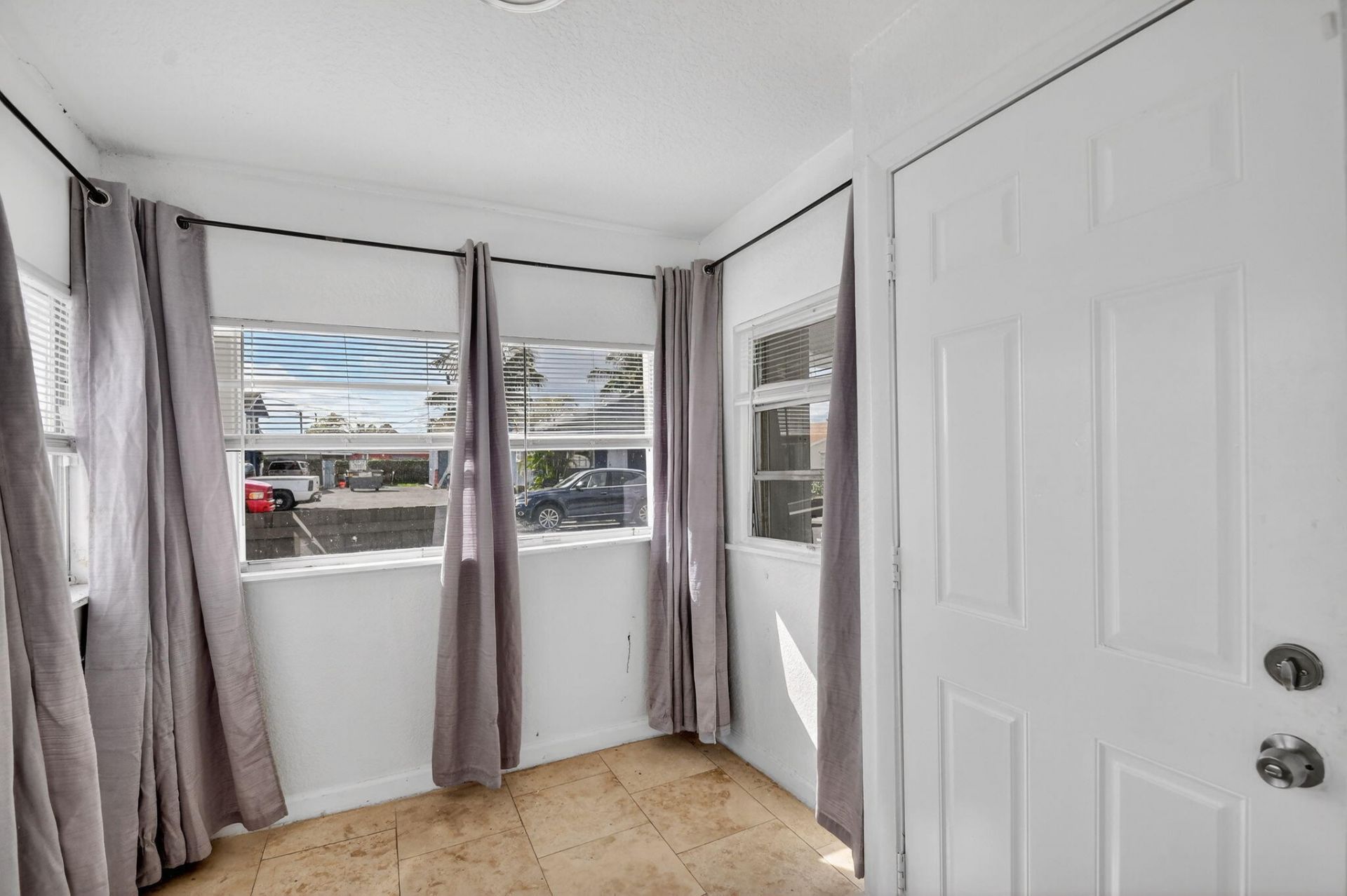 1011 W Lakewood Road, West Palm Beach, FL 33405 Photo