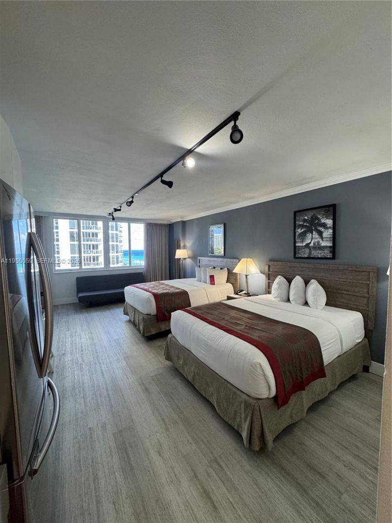 19201 Collins Ave , Unit 1018, Sunny Isles Beach, FL 33160 Photo