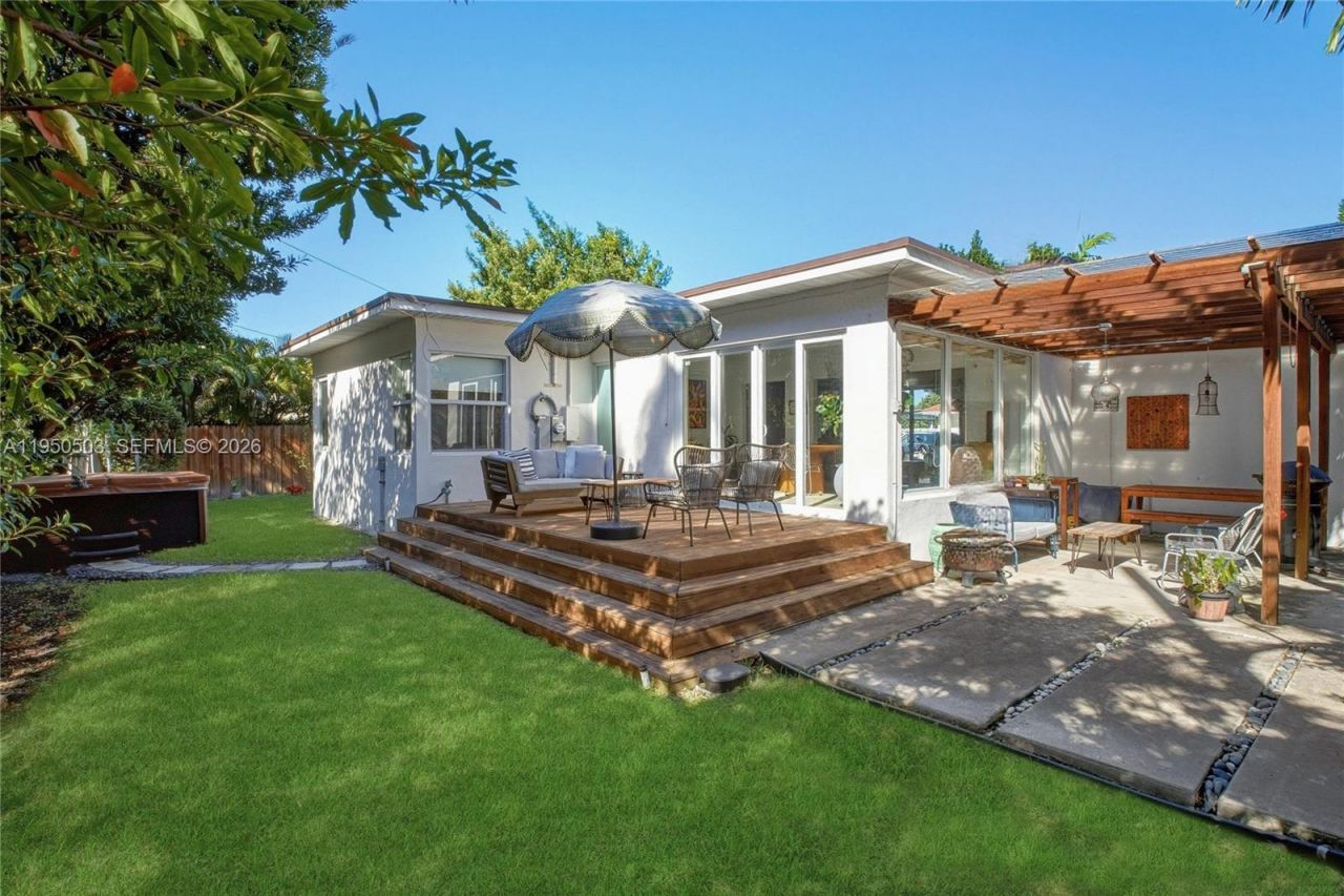 1106 NE 86th St, Miami, FL 33138 Photo