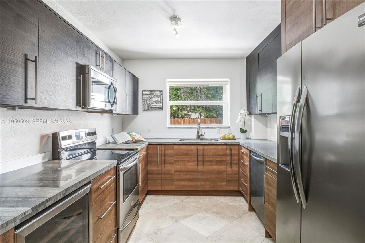 1106 NE 86th St, Miami, FL 33138 Photo