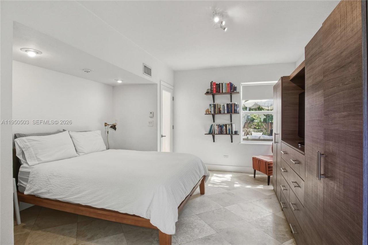 1106 NE 86th St, Miami, FL 33138 Photo