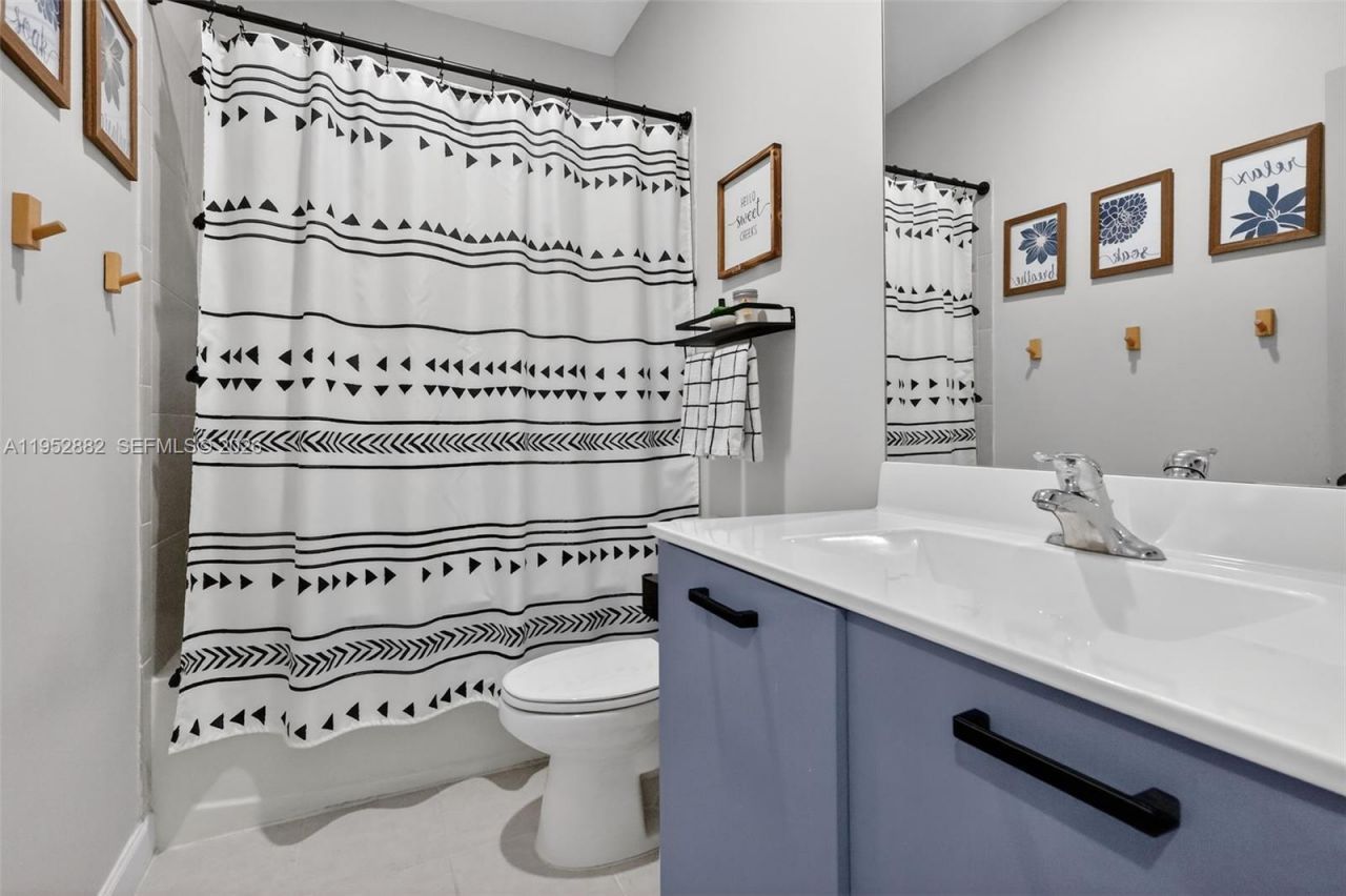 12808 NW 22nd Pl , Miami, FL 33167 Photo