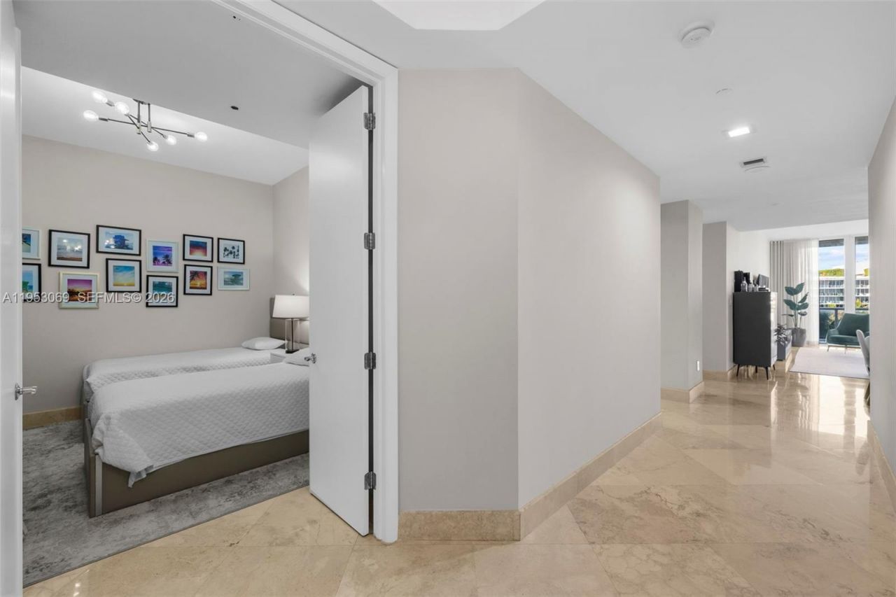 100 S Pointe Dr, Unit 510, Miami Beach, FL 33139 Photo