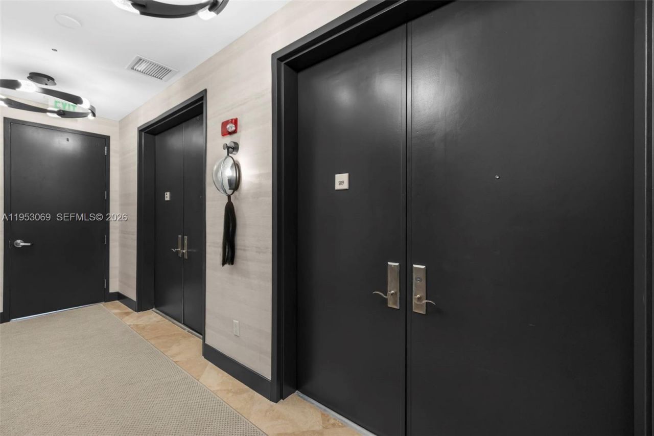 100 S Pointe Dr , Unit 510, Miami Beach, FL 33139 Photo