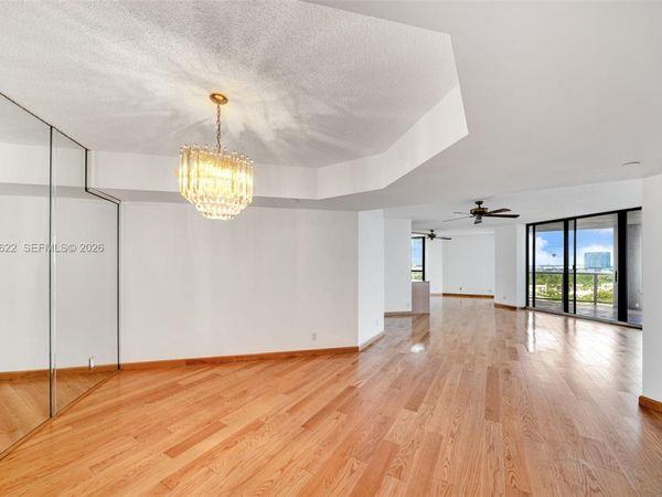 3598 NE Yacht Club Dr, Unit 1402, Aventura, FL 33180