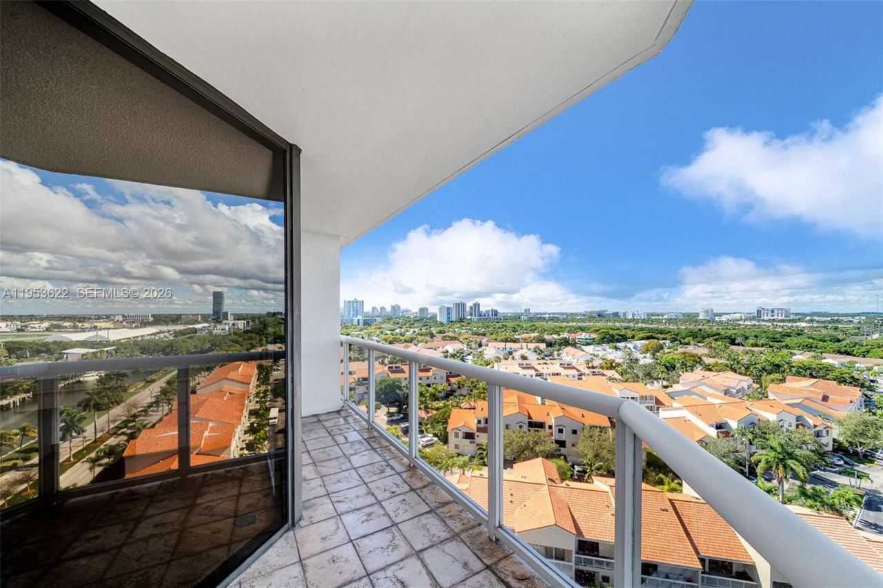 3598 NE Yacht Club Dr, Unit 1402, Aventura, FL 33180 Photo