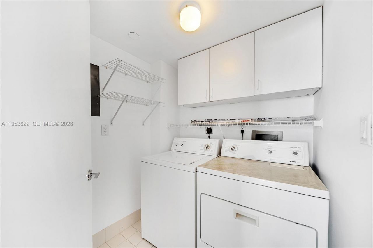 3598 NE Yacht Club Dr, Unit 1402, Aventura, FL 33180 Photo