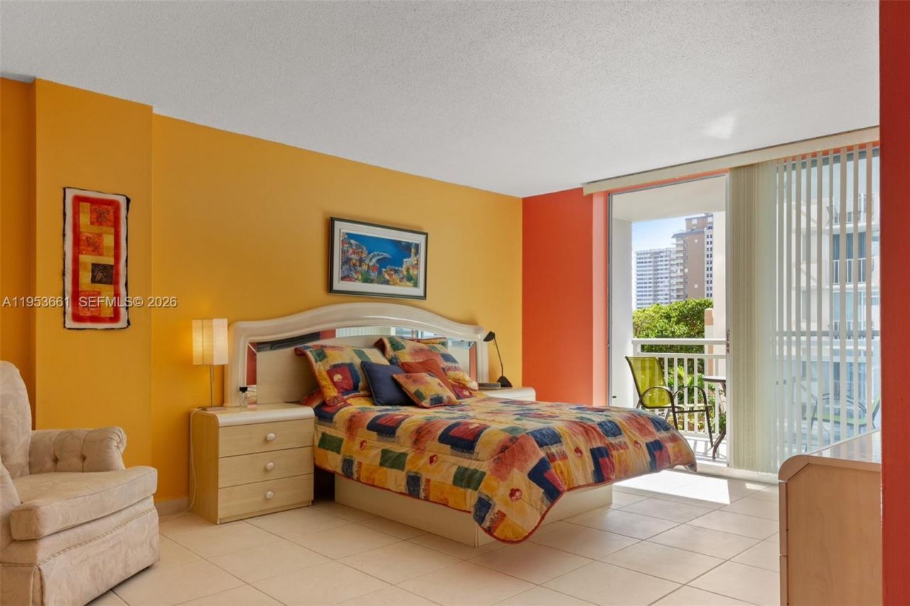 1849 S Ocean Dr, Unit 410, Hallandale Beach, FL 33009 Photo
