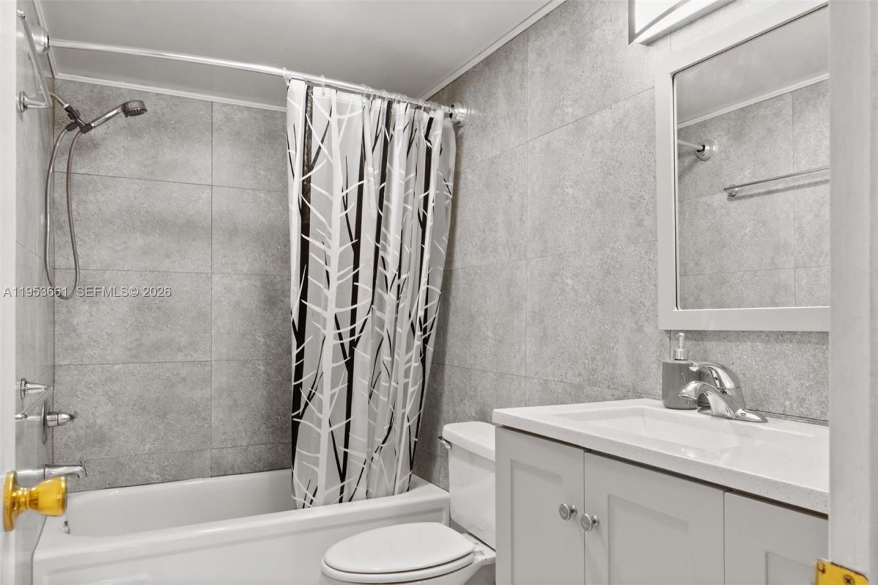 1849 S Ocean Dr, Unit 410, Hallandale Beach, FL 33009 Photo