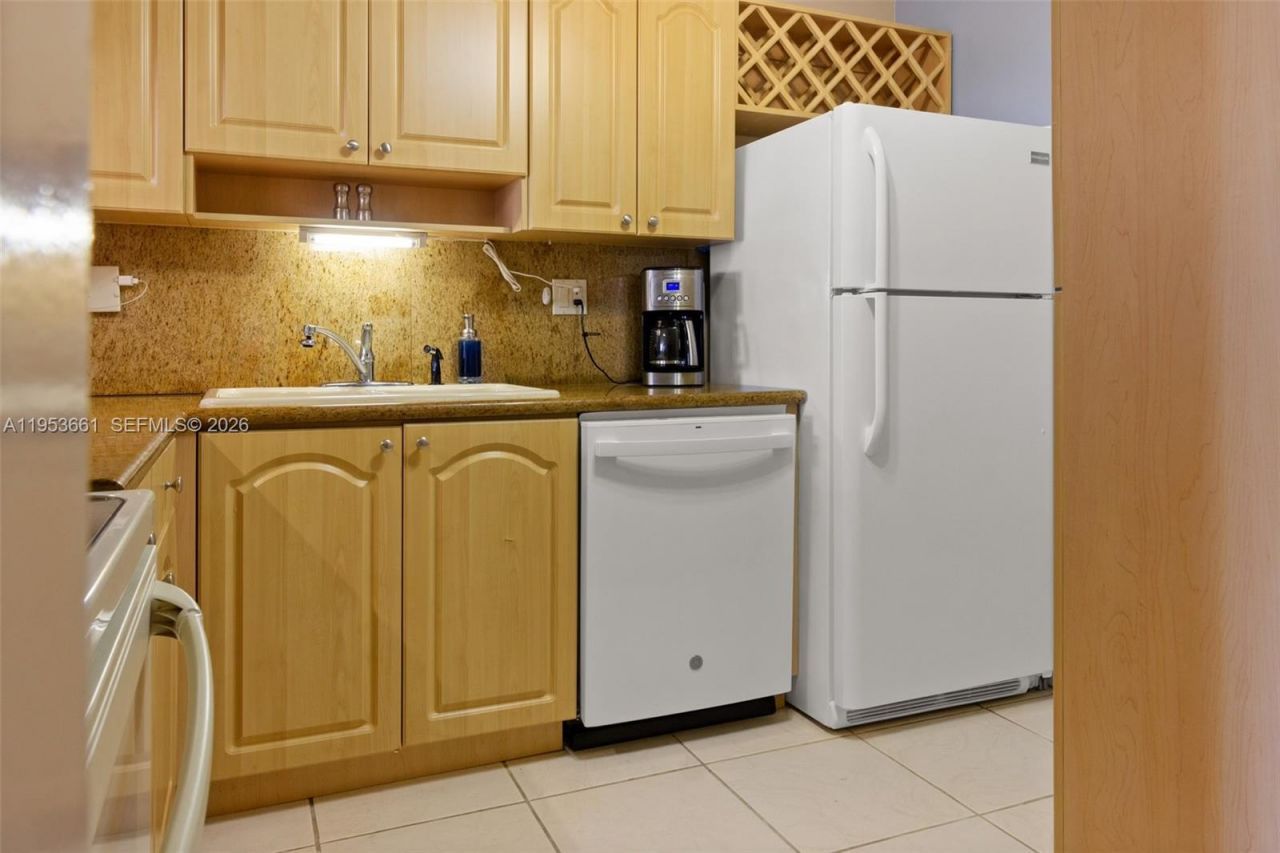 1849 S Ocean Dr, Unit 410, Hallandale Beach, FL 33009 Photo