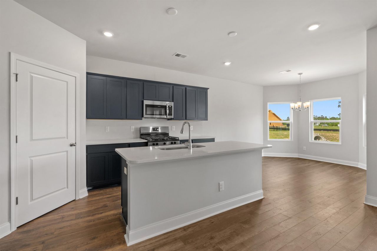 2495 Campton Loop Photo 7