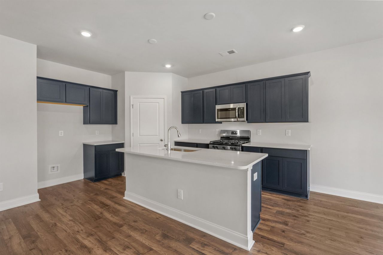 2495 Campton Loop Photo 9