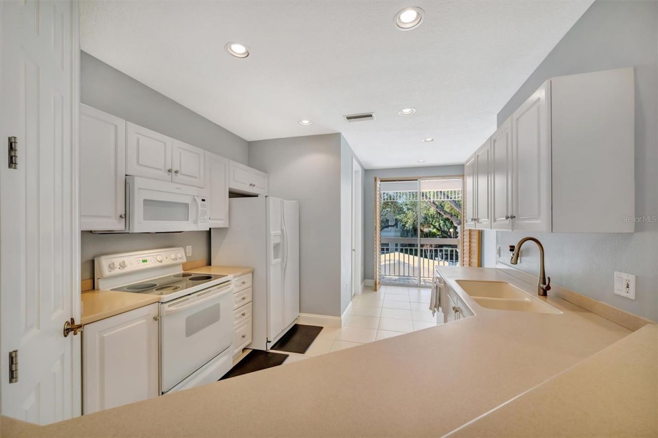 3608 54th Drive W, Unit 202, Bradenton, FL 34210 Photo