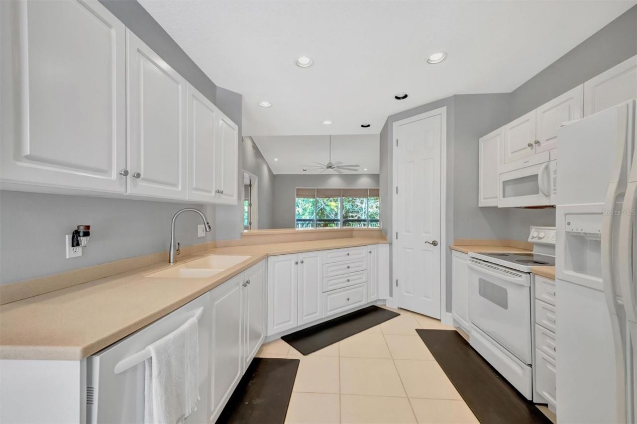 3608 54th Drive W, Unit 202, Bradenton, FL 34210 Photo