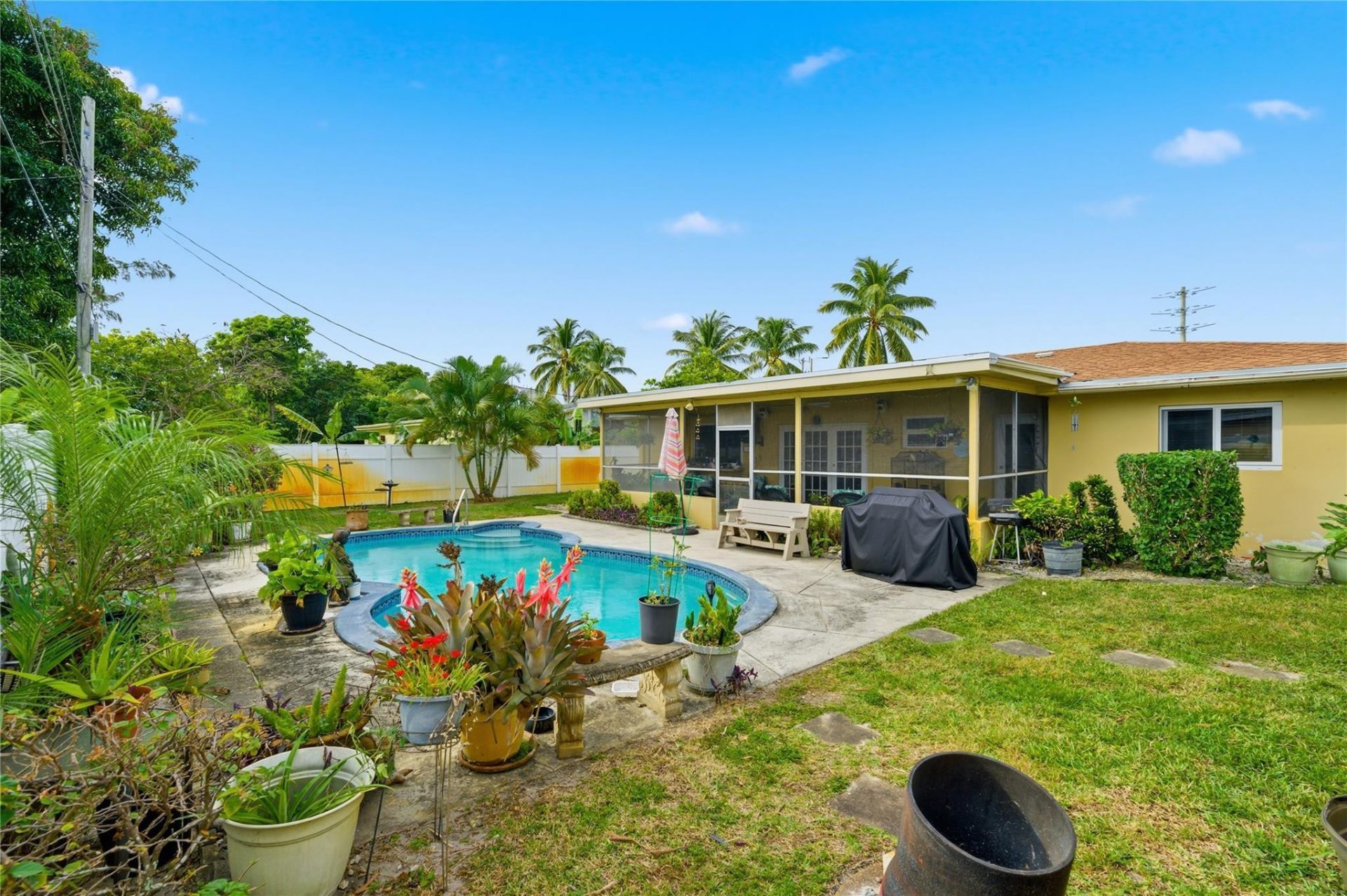 3820 NW 29th St, Lauderdale Lakes, FL 33311 Photo