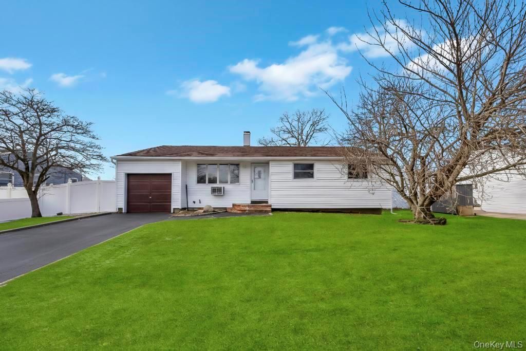 90 Selden Boulevard, Centereach, NY 11720 Main Photo