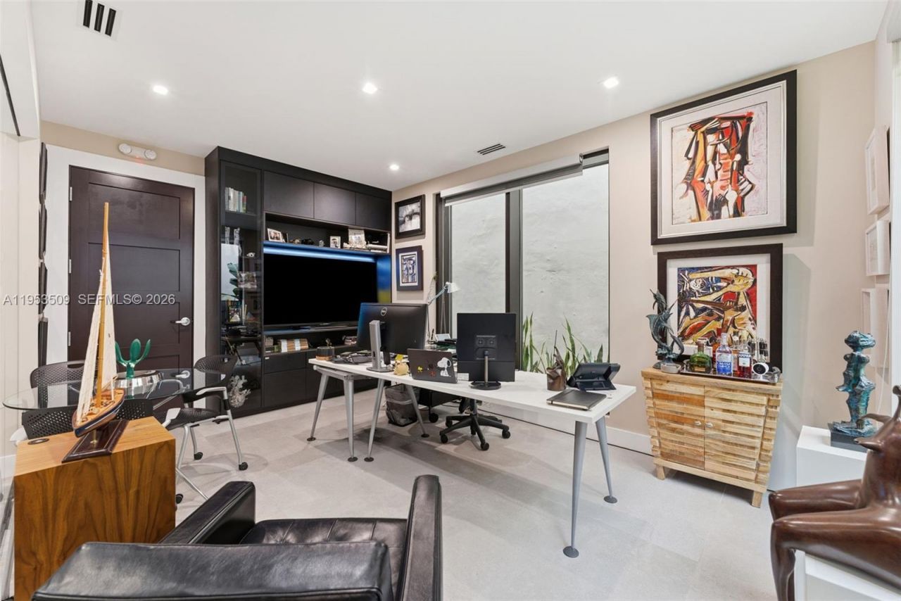 45 Valencia Ave, Coral Gables, FL 33134 Photo