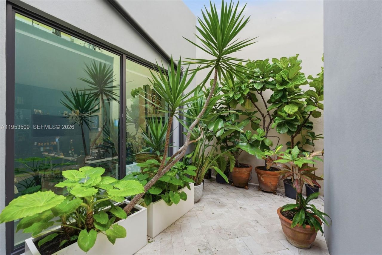 45 Valencia Ave, Coral Gables, FL 33134 Photo