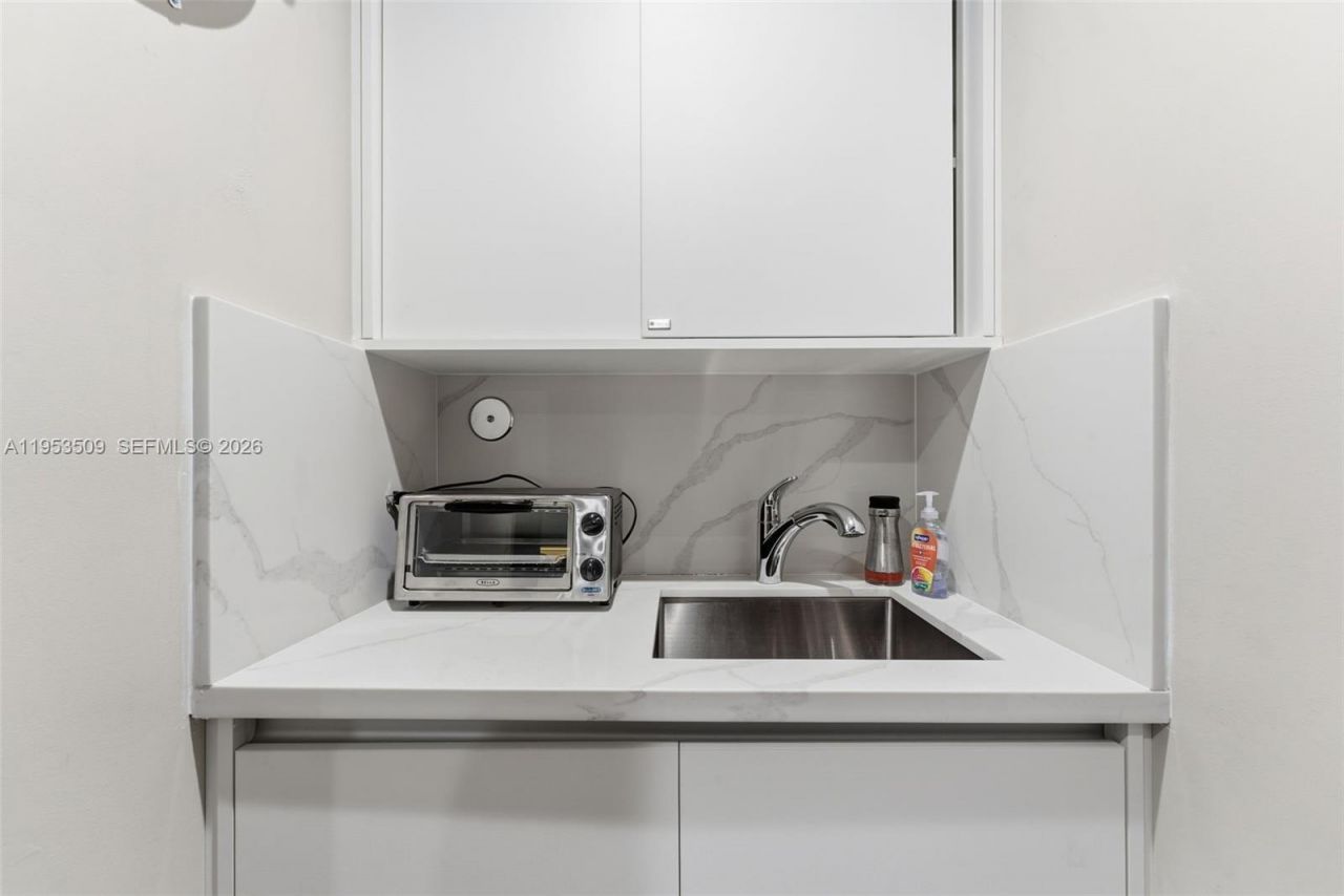 45 Valencia Ave, Coral Gables, FL 33134 Photo