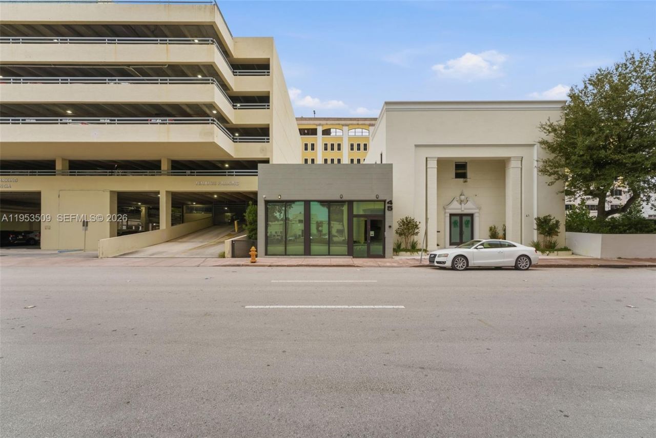 45 Valencia Ave, Coral Gables, FL 33134 Photo