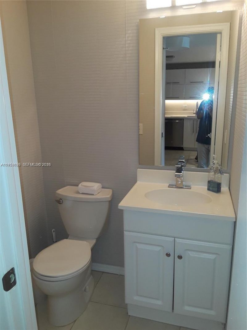 1833 S Ocean Dr, Unit 1103, Hallandale Beach, FL 33009 Photo