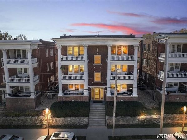 311 E 43rd Street, Unit 3W, Kansas City, MO 64111