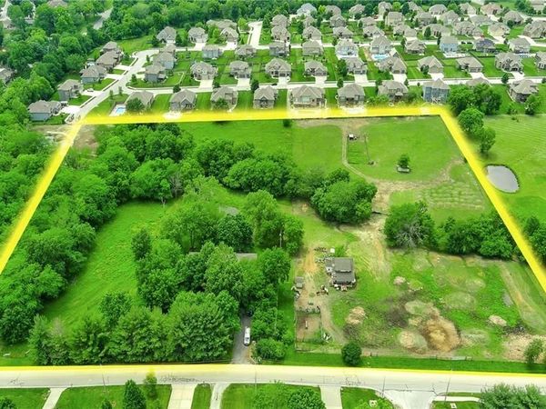 4400 Doc Henry Road, Lee's Summit, MO 64082