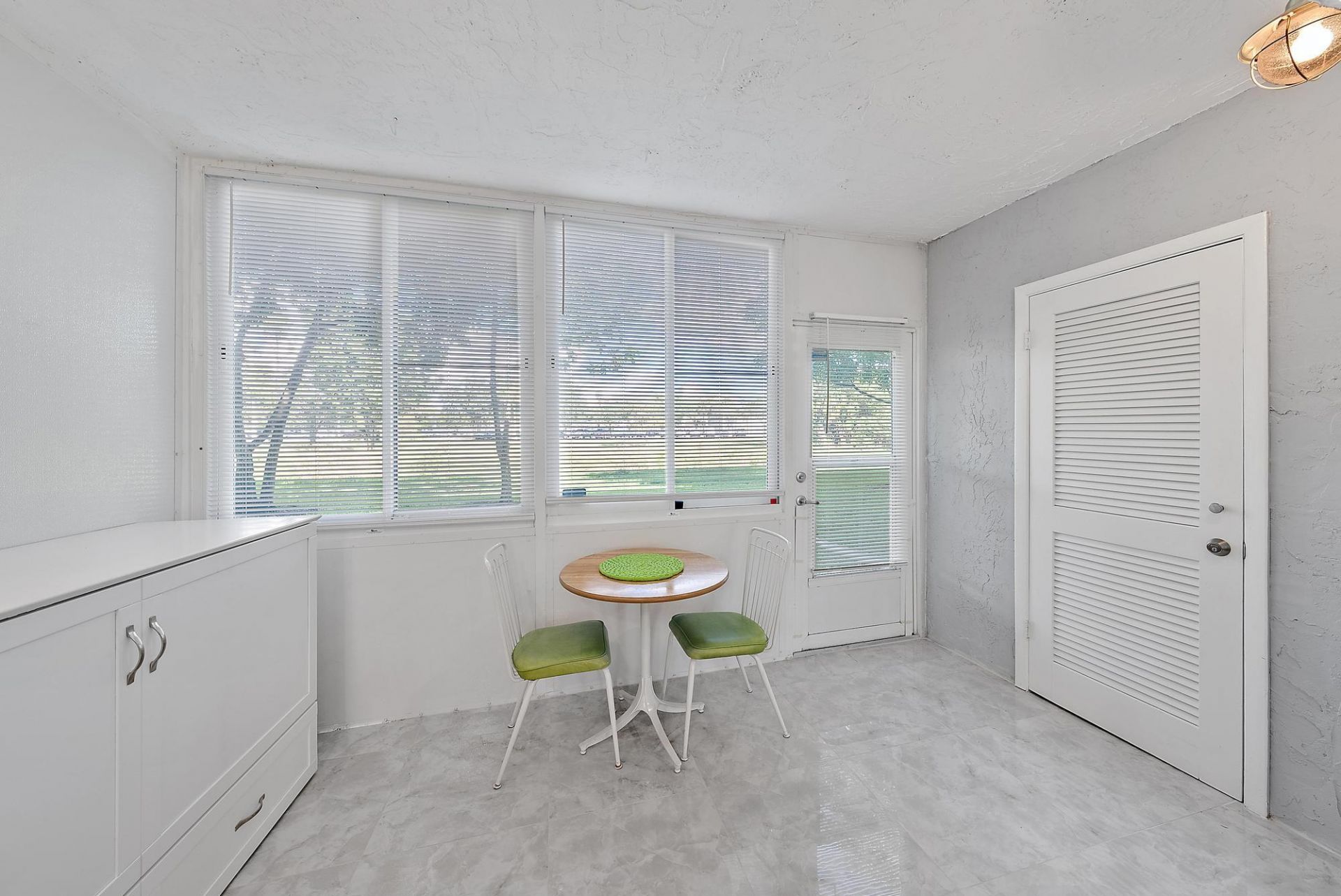 725 Lori Drive, Unit 111, Palm Springs, FL 33461 Photo