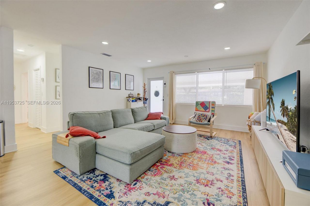 1765 NE 145th St , Miami, FL 33181 Photo