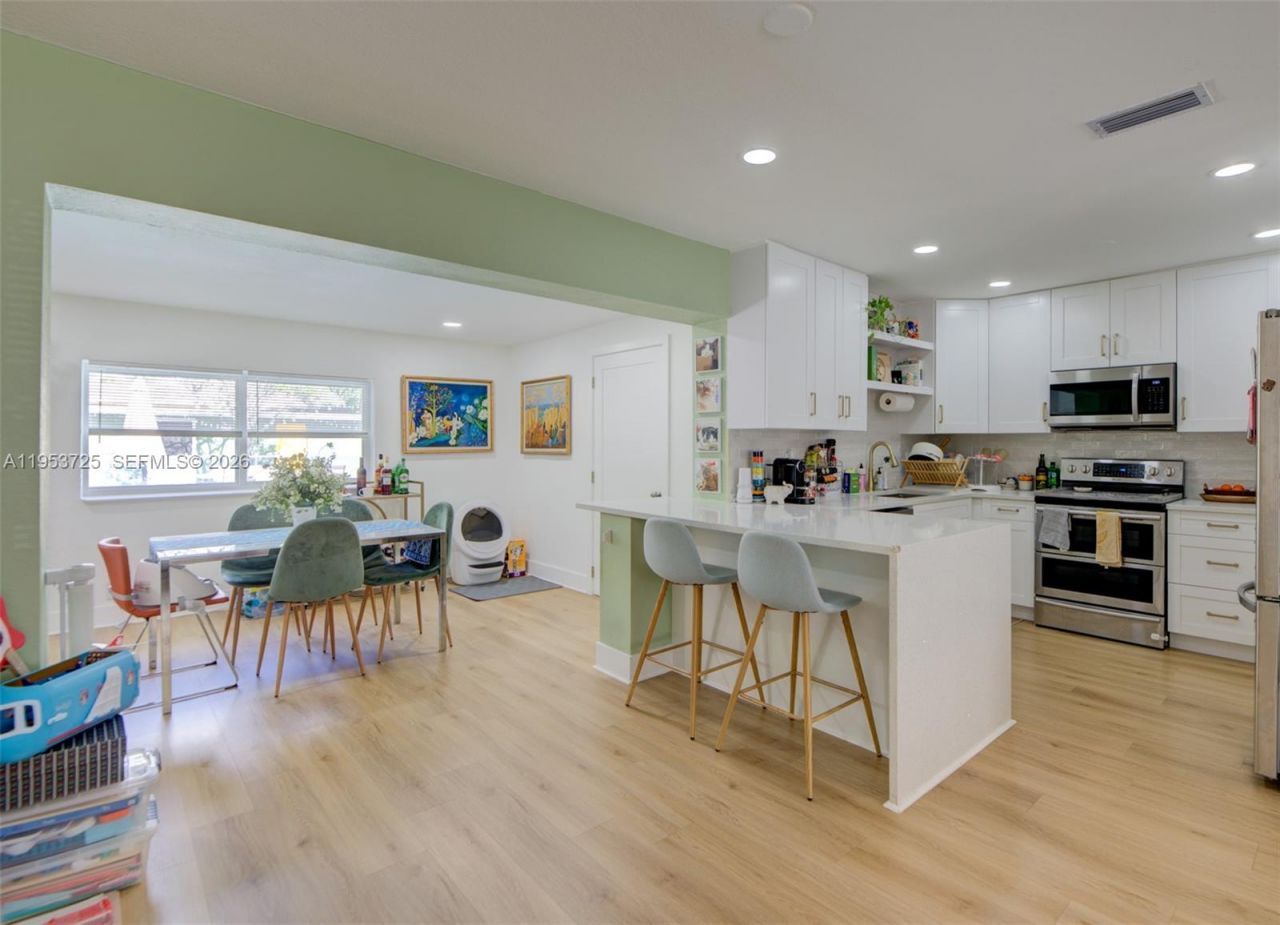 1765 NE 145th St , Miami, FL 33181 Photo