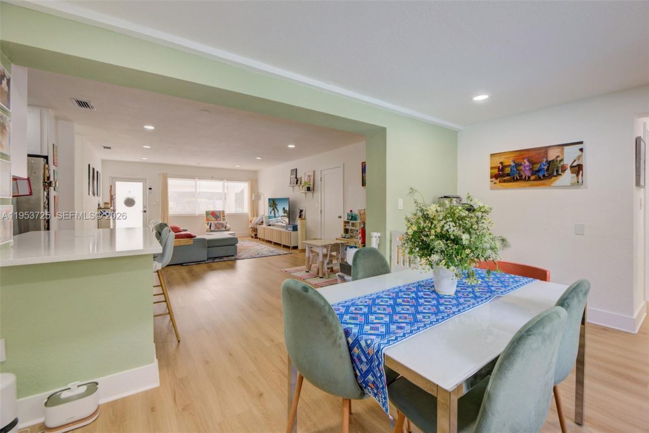 1765 NE 145th St , Miami, FL 33181 Photo