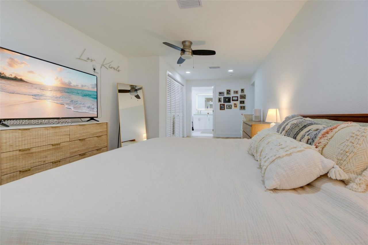 1765 NE 145th St , Miami, FL 33181 Photo