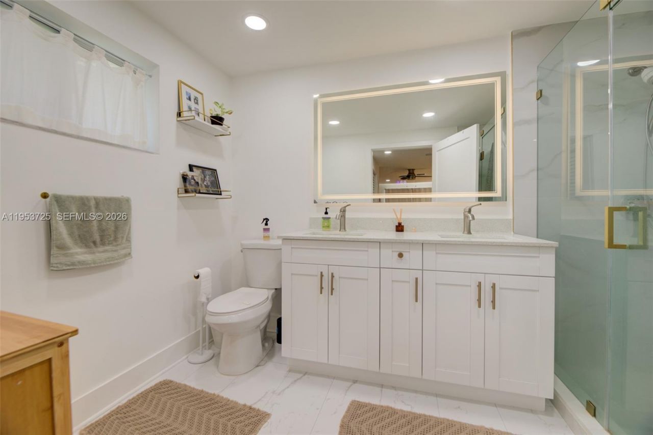 1765 NE 145th St , Miami, FL 33181 Photo