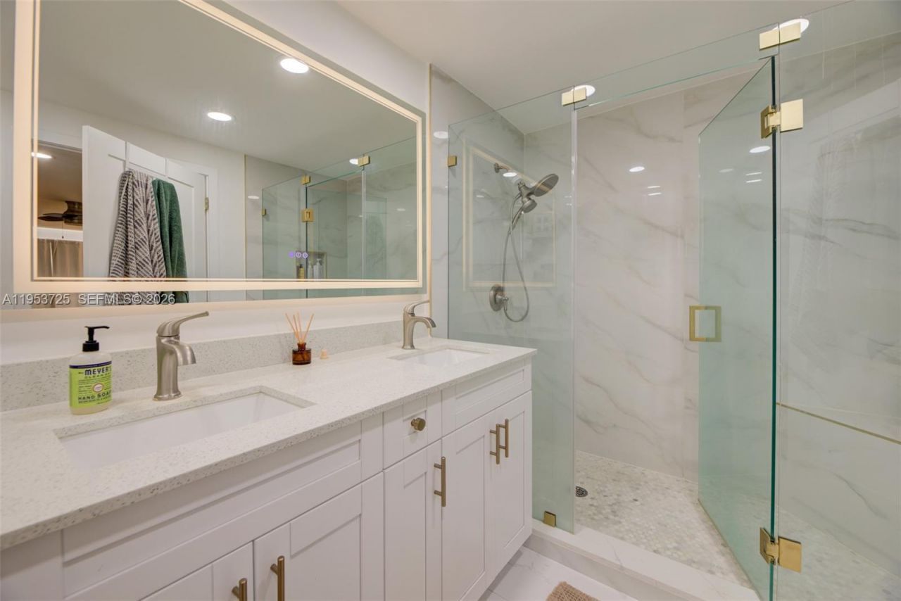 1765 NE 145th St , Miami, FL 33181 Photo