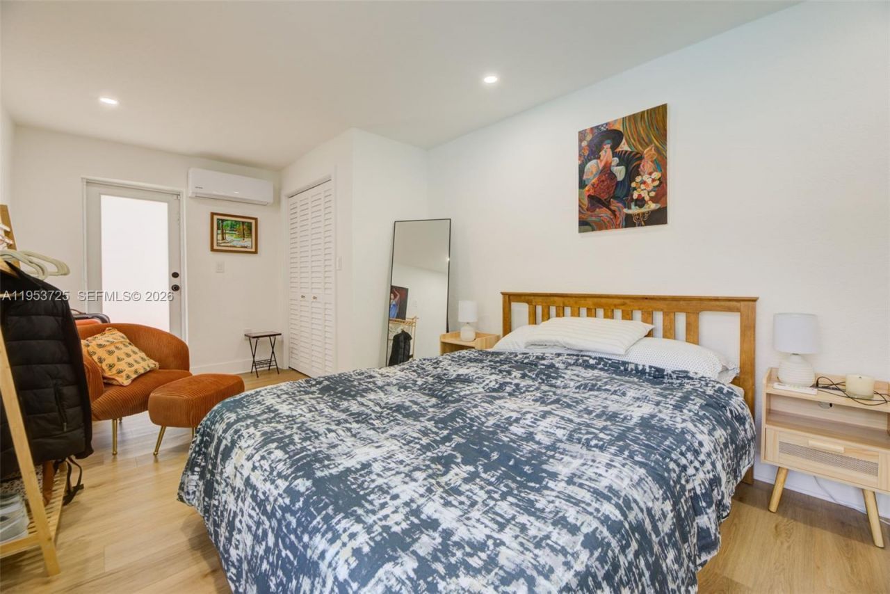 1765 NE 145th St , Miami, FL 33181 Photo