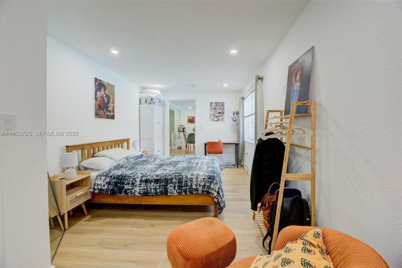 1765 NE 145th St , Miami, FL 33181 Photo