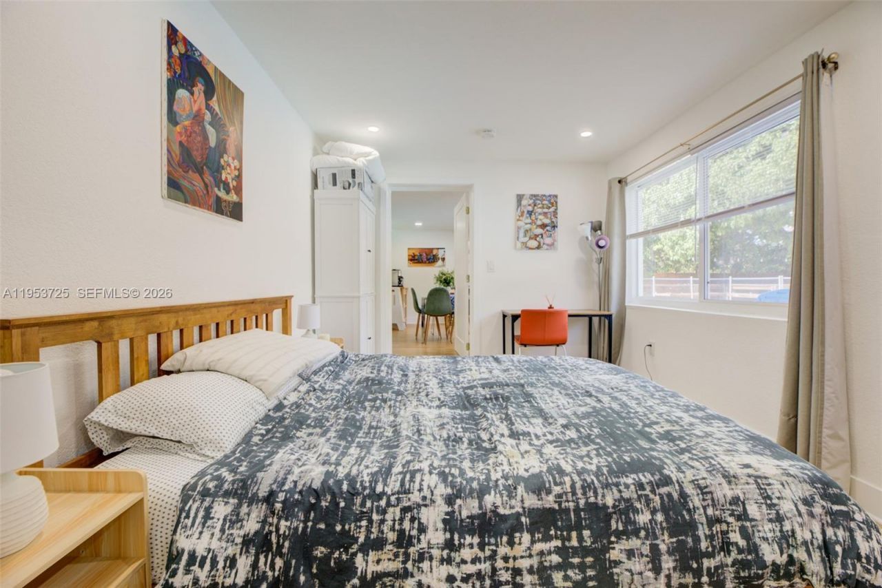 1765 NE 145th St , Miami, FL 33181 Photo