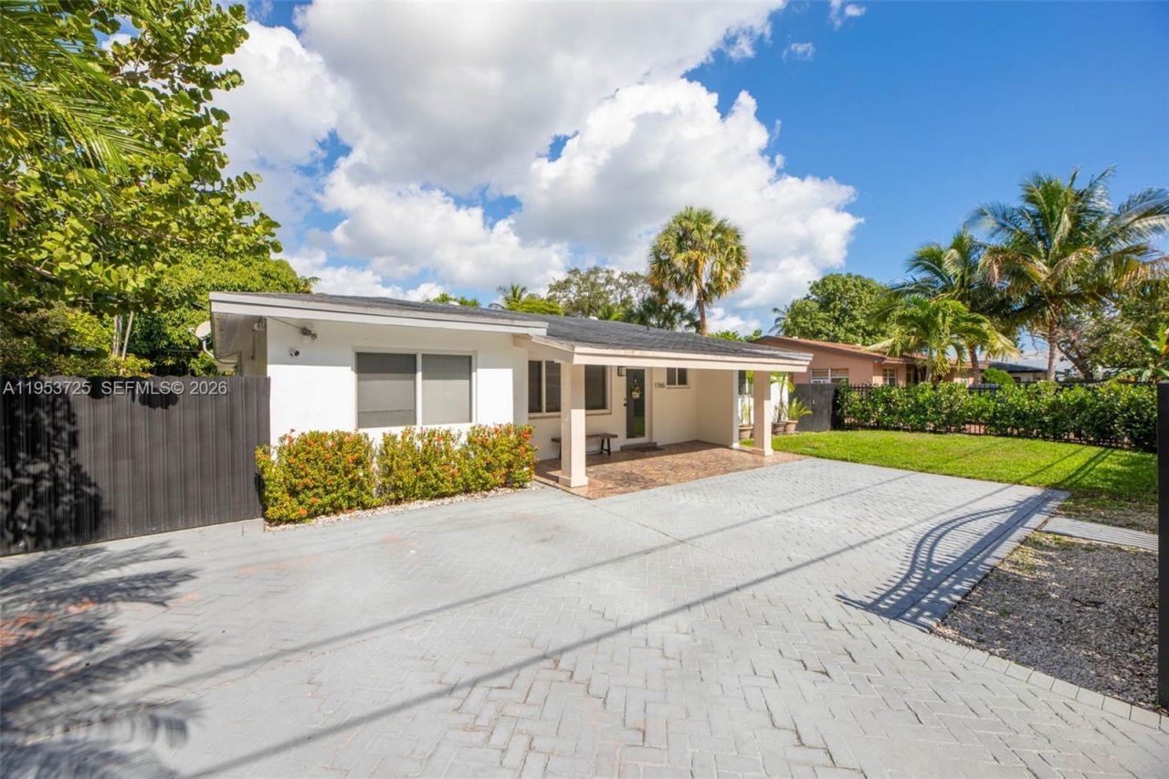 1765 NE 145th St , Miami, FL 33181 Photo