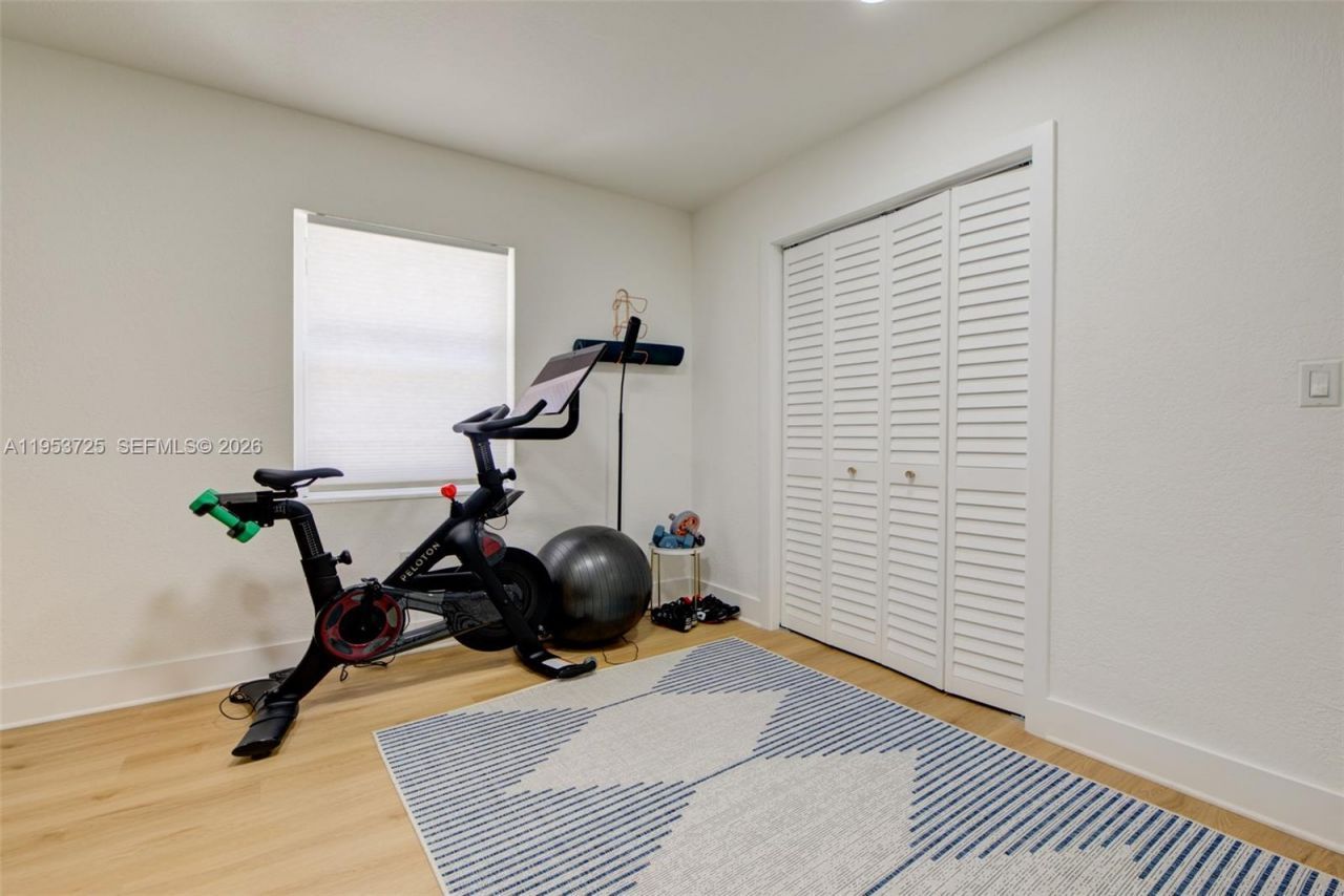 1765 NE 145th St, Miami, FL 33181 Photo