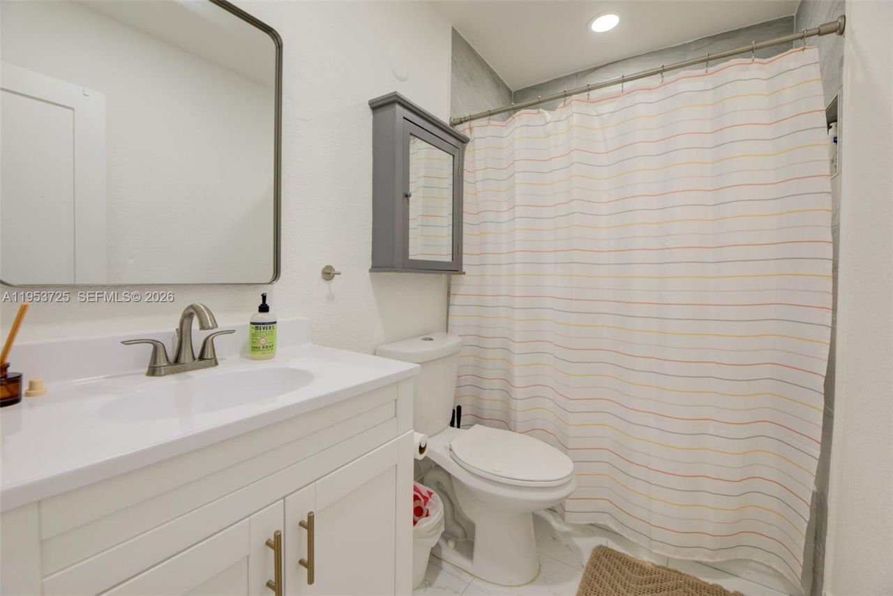 1765 NE 145th St , Miami, FL 33181 Photo