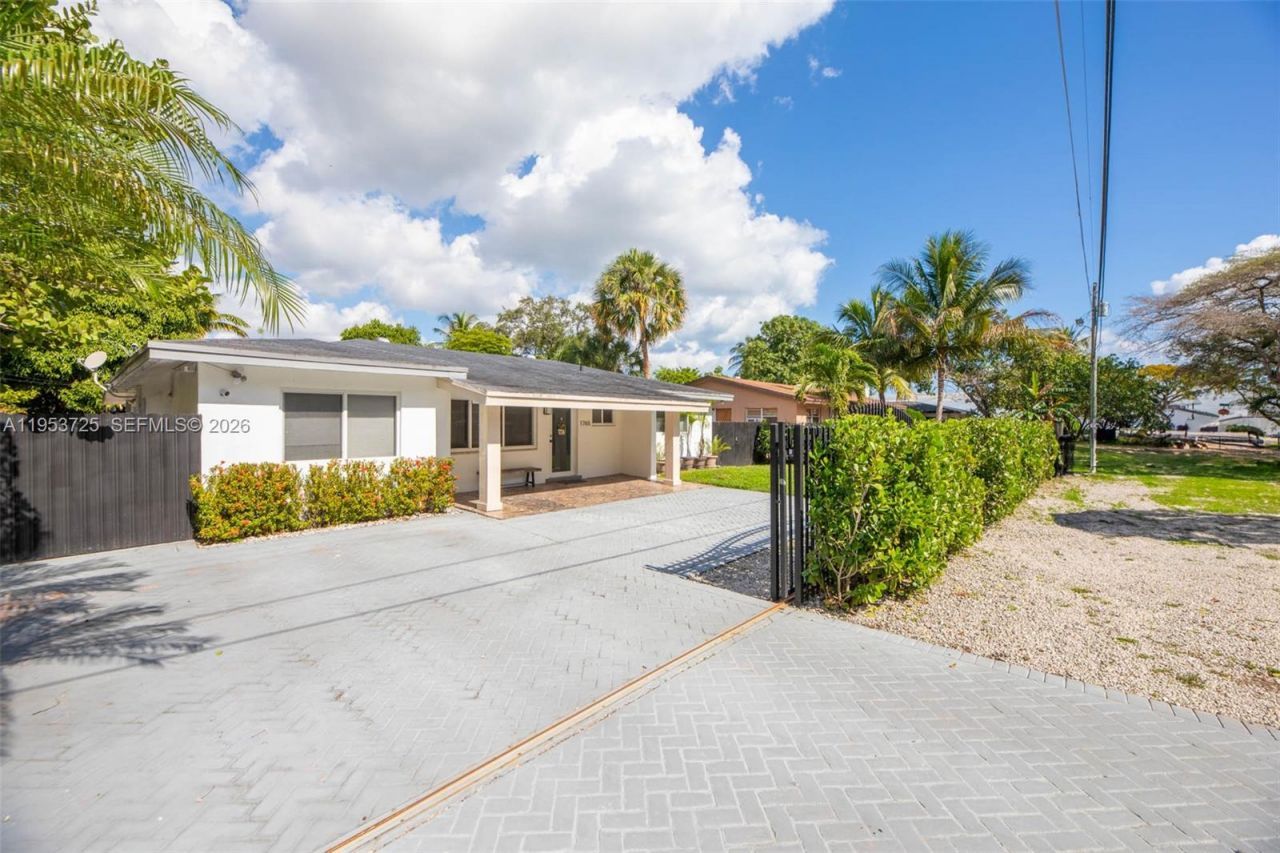1765 NE 145th St, Miami, FL 33181 Photo
