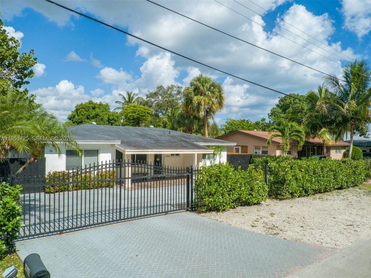 1765 NE 145th St, Miami, FL 33181 Photo