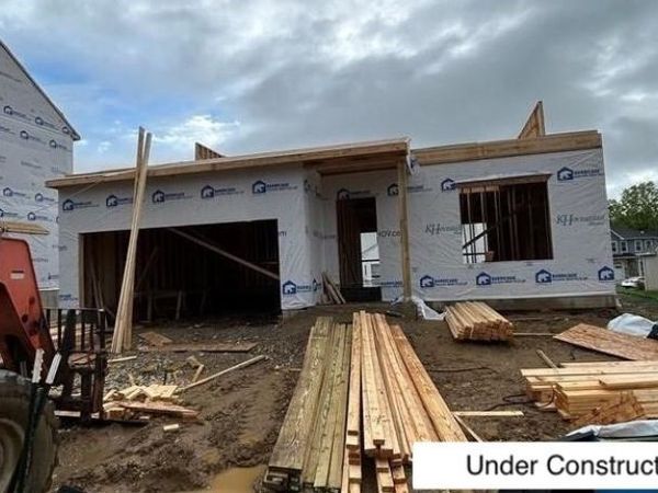 3374 Buckeye Trail, Green, OH 44685