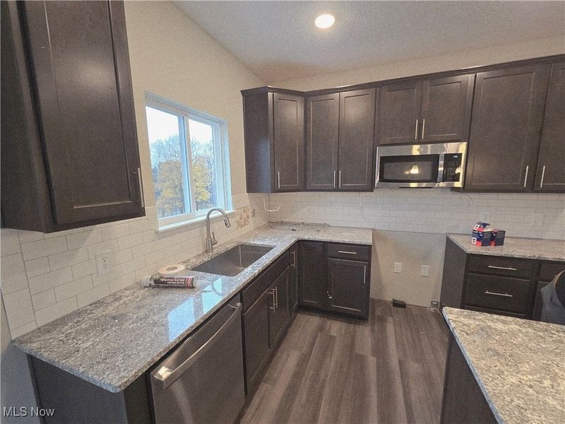 3374 Buckeye Trail, Green, OH 44685 Photo 3